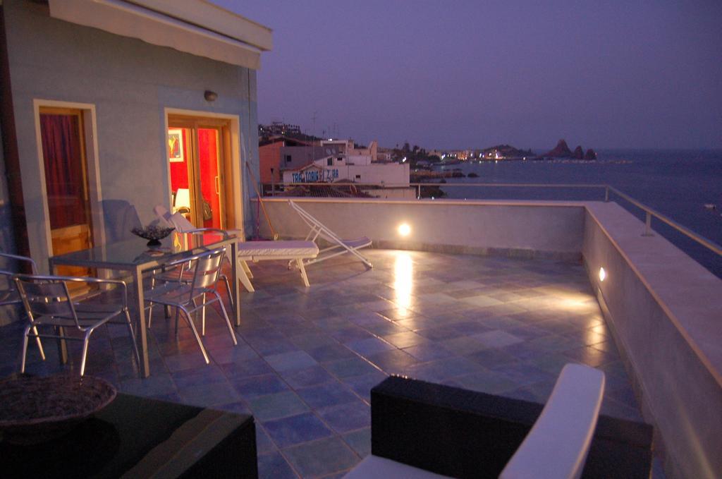 La Terrazza Sul Mare Bed & Breakfast Aci Castello Phòng bức ảnh