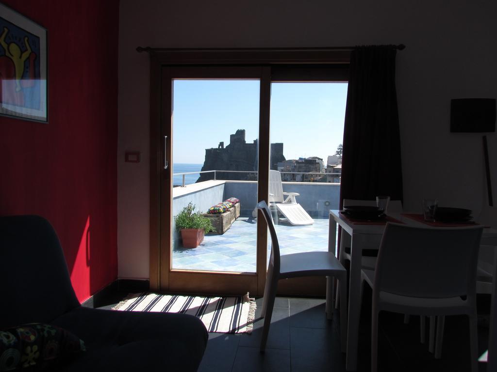 La Terrazza Sul Mare Bed & Breakfast Aci Castello Ngoại thất bức ảnh