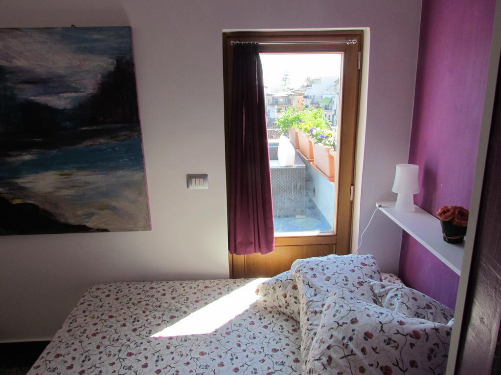La Terrazza Sul Mare Bed & Breakfast Aci Castello Ngoại thất bức ảnh