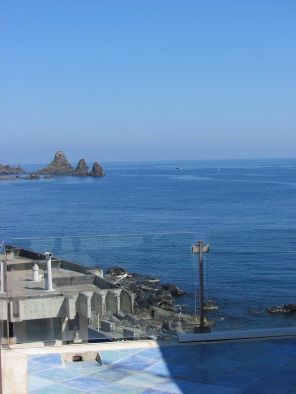 La Terrazza Sul Mare Bed & Breakfast Aci Castello Ngoại thất bức ảnh